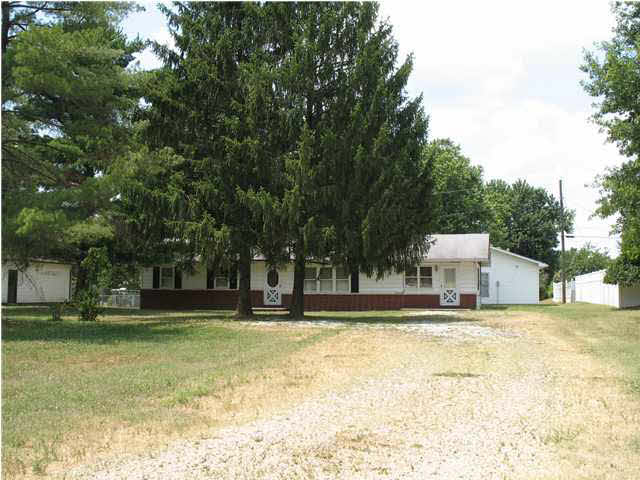 821 33rd St, Tell City, IN 47586 photo 2
