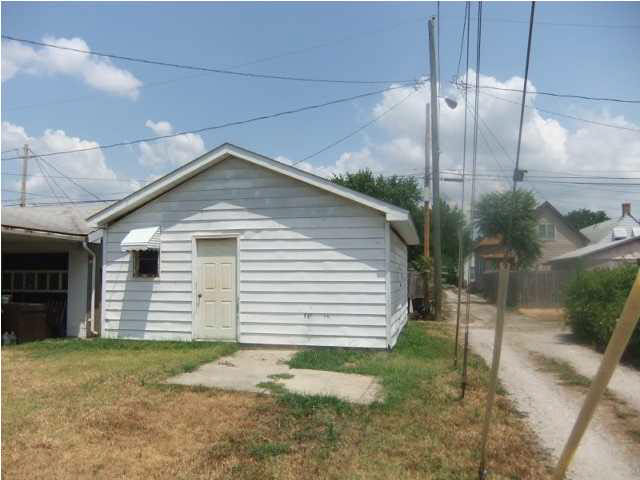 203 W Columbia St, Evansville, IN 47710 photo 5