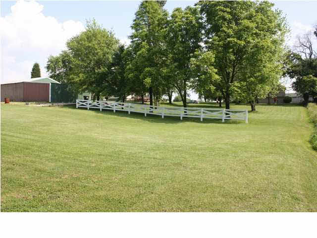 2122 W Kelly Rd, Boonville, IN 47601 photo 5