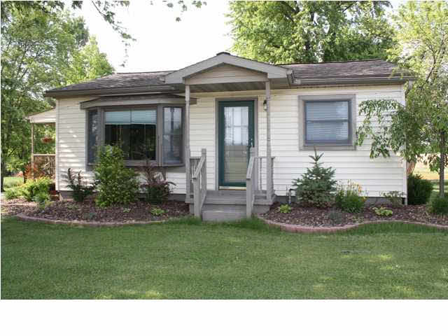 2122 W Kelly Rd, Boonville, IN 47601 photo 1