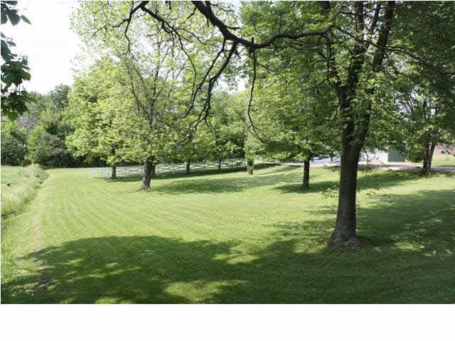 2122 W Kelly Rd, Boonville, IN 47601 photo 2
