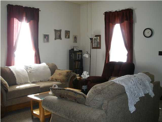628 S Race St, Princeton, IN 47670 photo 2