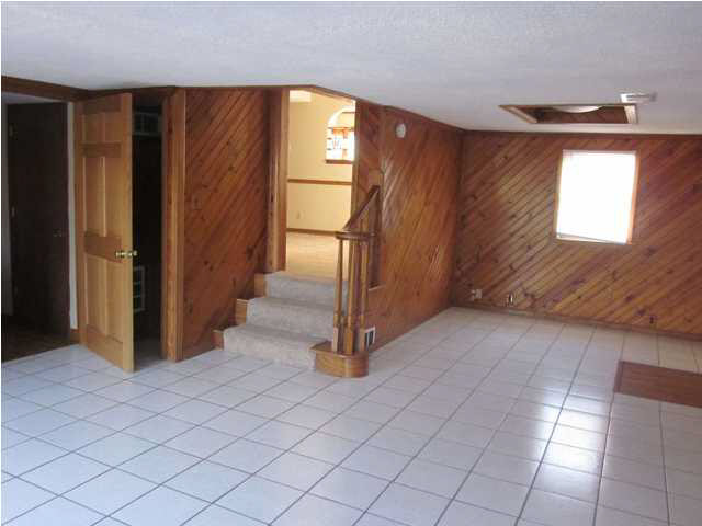 2328 E Riverside Dr, Evansville, IN 47714 photo 3