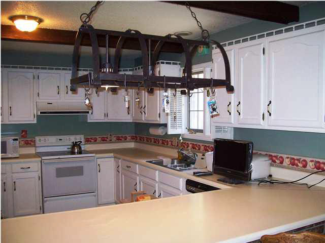 300 Hill Ct, Washington, IN 47501 photo 2