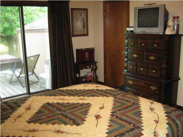 495 W Evergreen Plz N, Santa Claus, IN 47579 photo 15