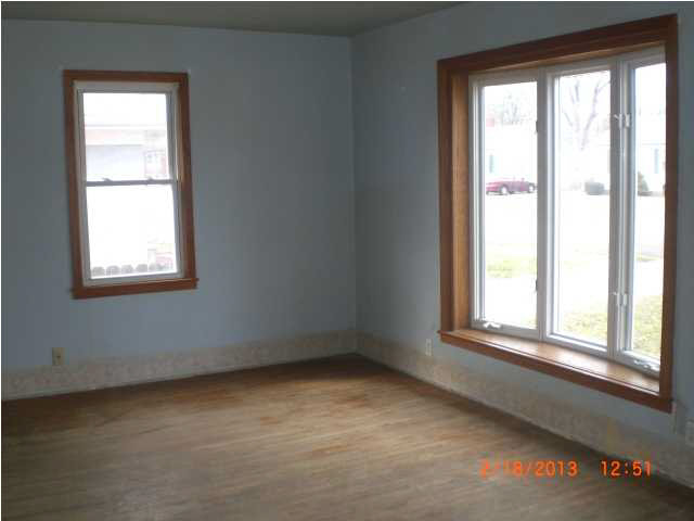 1629 E Blackford Ave, Evansville, IN 47714 photo 2