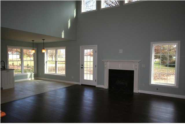 8015 Newbury Rd, Evansville, IN 47725 photo 4