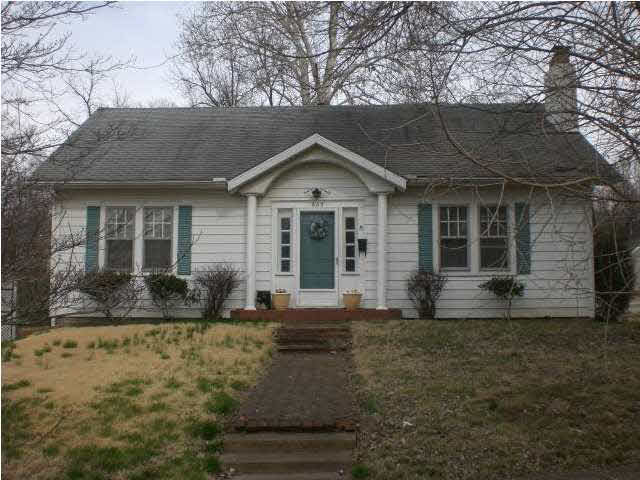 203 Cypress St, Newburgh, IN 47630 photo 1