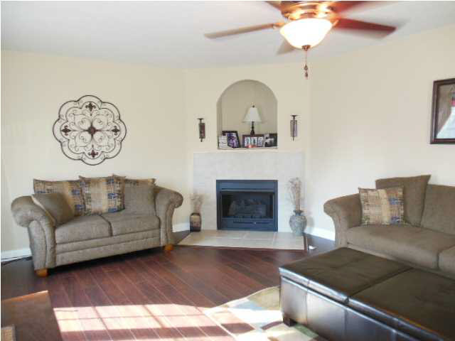 10671 Fall Creek Dr, Newburgh, IN 47630 photo 2