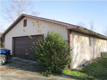 301 S First St, Petersburg, IN 47567 photo 2