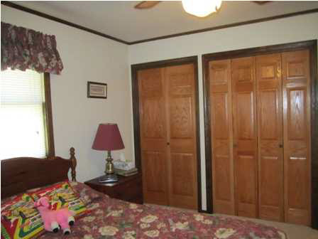 301 S First St, Petersburg, IN 47567 photo 10