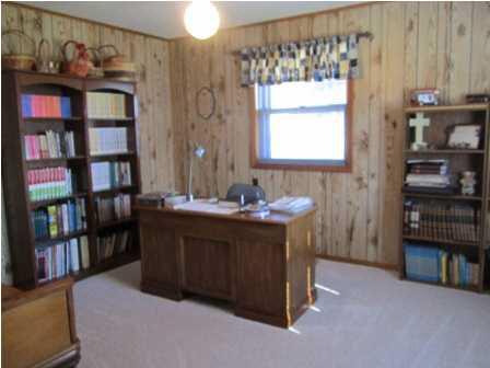 301 S First St, Petersburg, IN 47567 photo 13