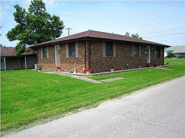 301 S First St, Petersburg, IN 47567 photo 1