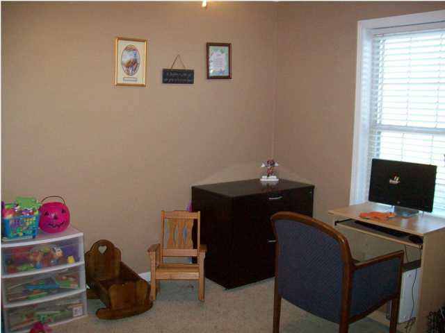326 W Pinewood Ct, Huntingburg, IN 47542 photo 5