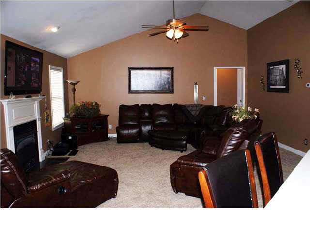 9202 Valley View Dr, Evansville, IN 47711 photo 5