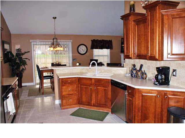 9202 Valley View Dr, Evansville, IN 47711 photo 11