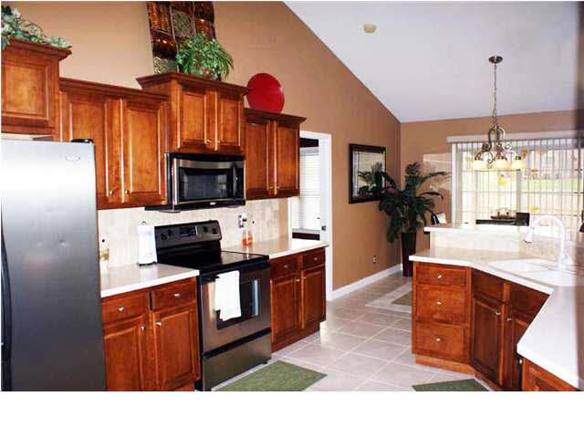 9202 Valley View Dr, Evansville, IN 47711 photo 7