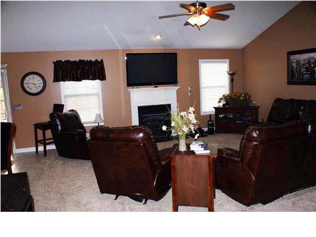 9202 Valley View Dr, Evansville, IN 47711 photo 3