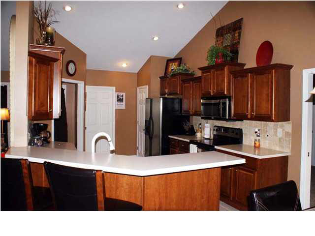 9202 Valley View Dr, Evansville, IN 47711 photo 8