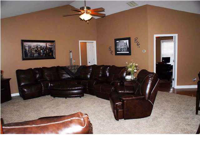 9202 Valley View Dr, Evansville, IN 47711 photo 4