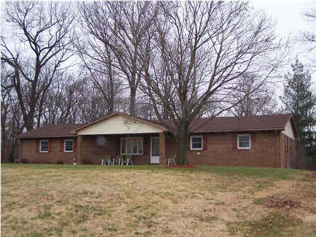 318 E Maple St, Francisco, IN 47649 photo 1