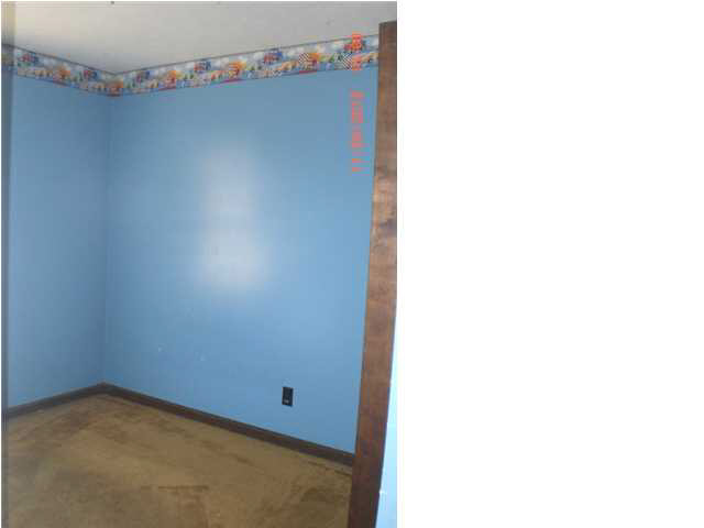 213 E Washington St, Chandler, IN 47610 photo 5