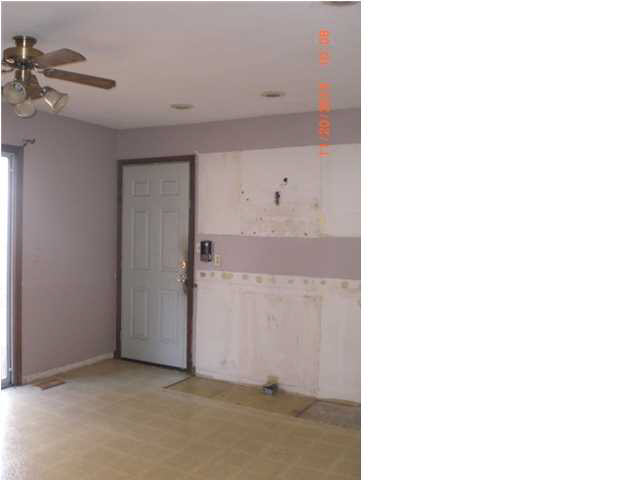 213 E Washington St, Chandler, IN 47610 photo 3