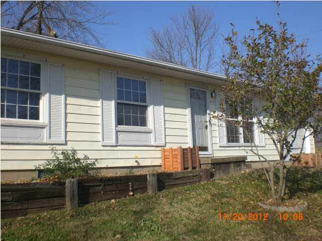 213 E Washington St, Chandler, IN 47610 photo 1