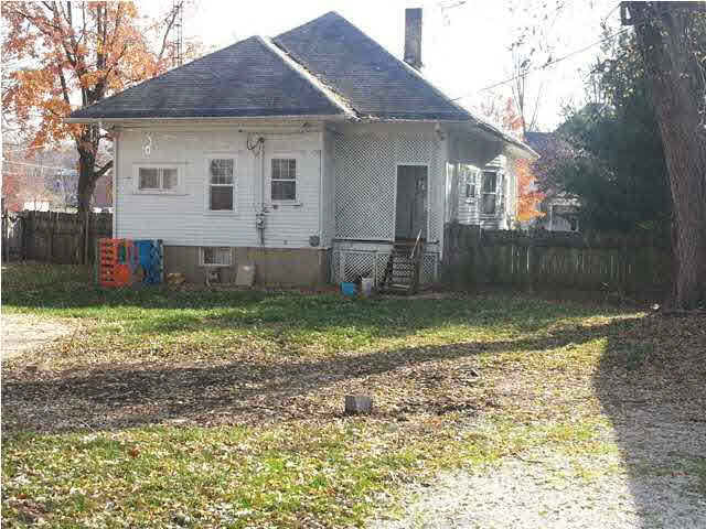 409 E Main St, Loogootee, IN 47553 photo 3