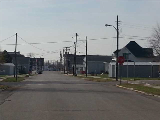 409 E Main St, Loogootee, IN 47553 photo 5