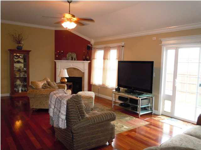 2929 Zachery Ct, Newburgh, IN 47630 photo 2