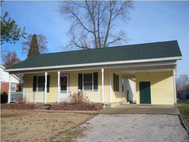 905 N First St, Boonville, IN 47601 photo 1