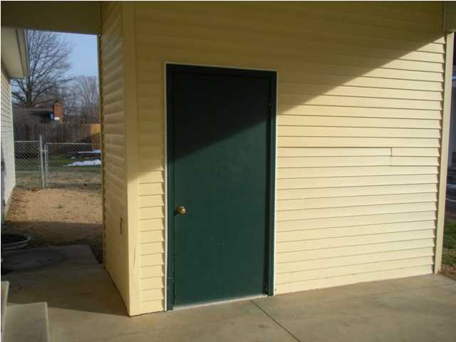 905 N First St, Boonville, IN 47601 photo 14