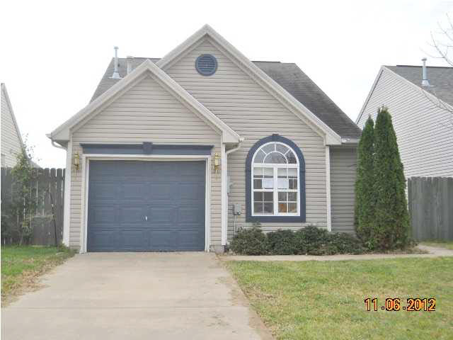 9943 Cove Point Ct, Newburgh, IN 47630 photo 1