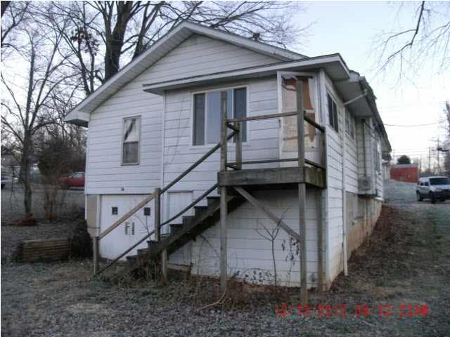 723 SE Main St, Paoli, IN 47454 photo 2
