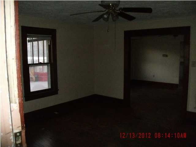 723 SE Main St, Paoli, IN 47454 photo 4