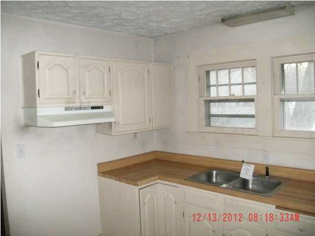 723 SE Main St, Paoli, IN 47454 photo 6