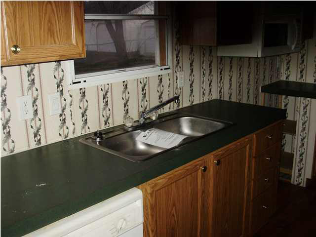 211 Hobson St, Uniontown, KY 42461 photo 3