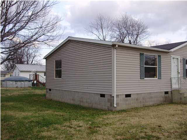 211 Hobson St, Uniontown, KY 42461 photo 14