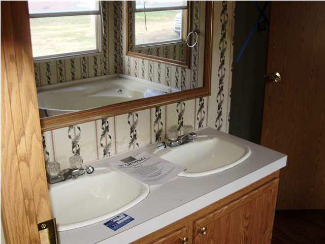 211 Hobson St, Uniontown, KY 42461 photo 8
