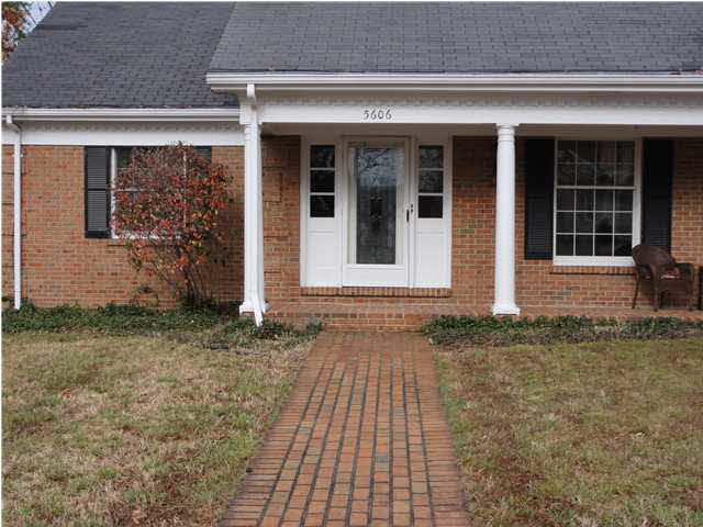 5606 Spring Lake Dr, Evansville, IN 47710 photo 2