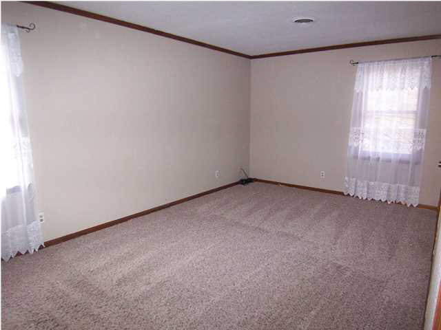1607 Cottonwood Dr, Princeton, IN 47670 photo 7
