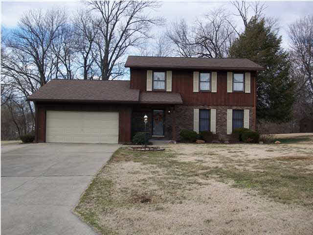 1607 Cottonwood Dr, Princeton, IN 47670 photo 1