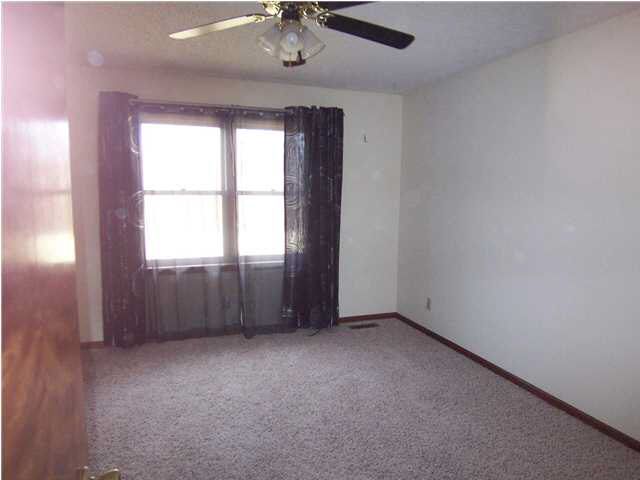 1607 Cottonwood Dr, Princeton, IN 47670 photo 5