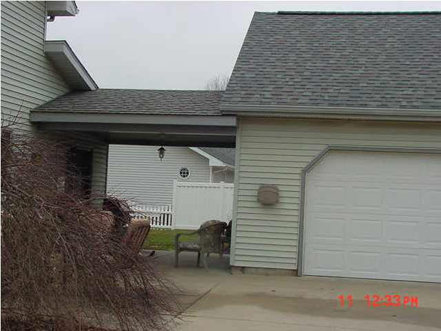 13 Cottonwood Ct, Washington, IN 47501 photo 2