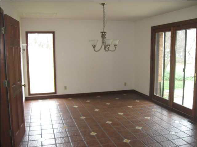 3830 Herrmann Rd, Evansville, IN 47711 photo 5
