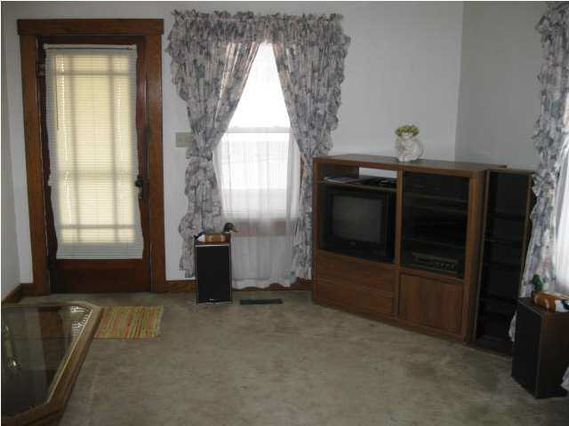 1526 Main St, Jasper, IN 47546 photo 2