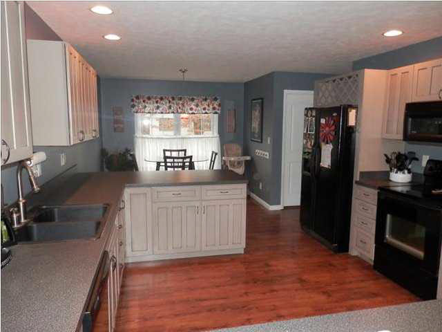 7533 Jeremy Ln, Newburgh, IN 47630 photo 5
