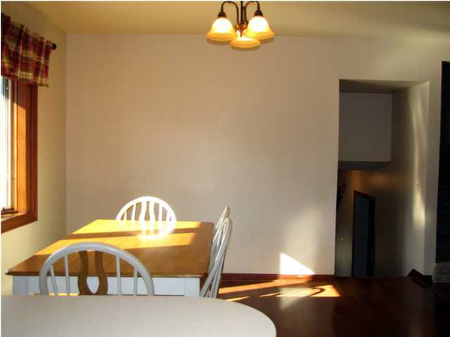 525 E Buena Vista Rd, Evansville, IN 47710 photo 6