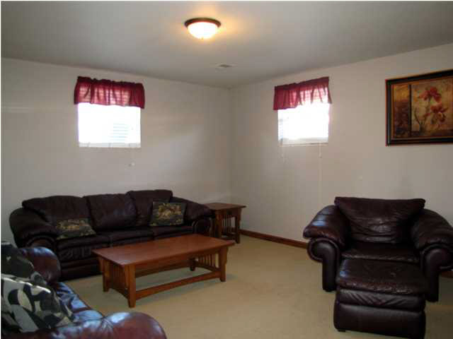 525 E Buena Vista Rd, Evansville, IN 47710 photo 14